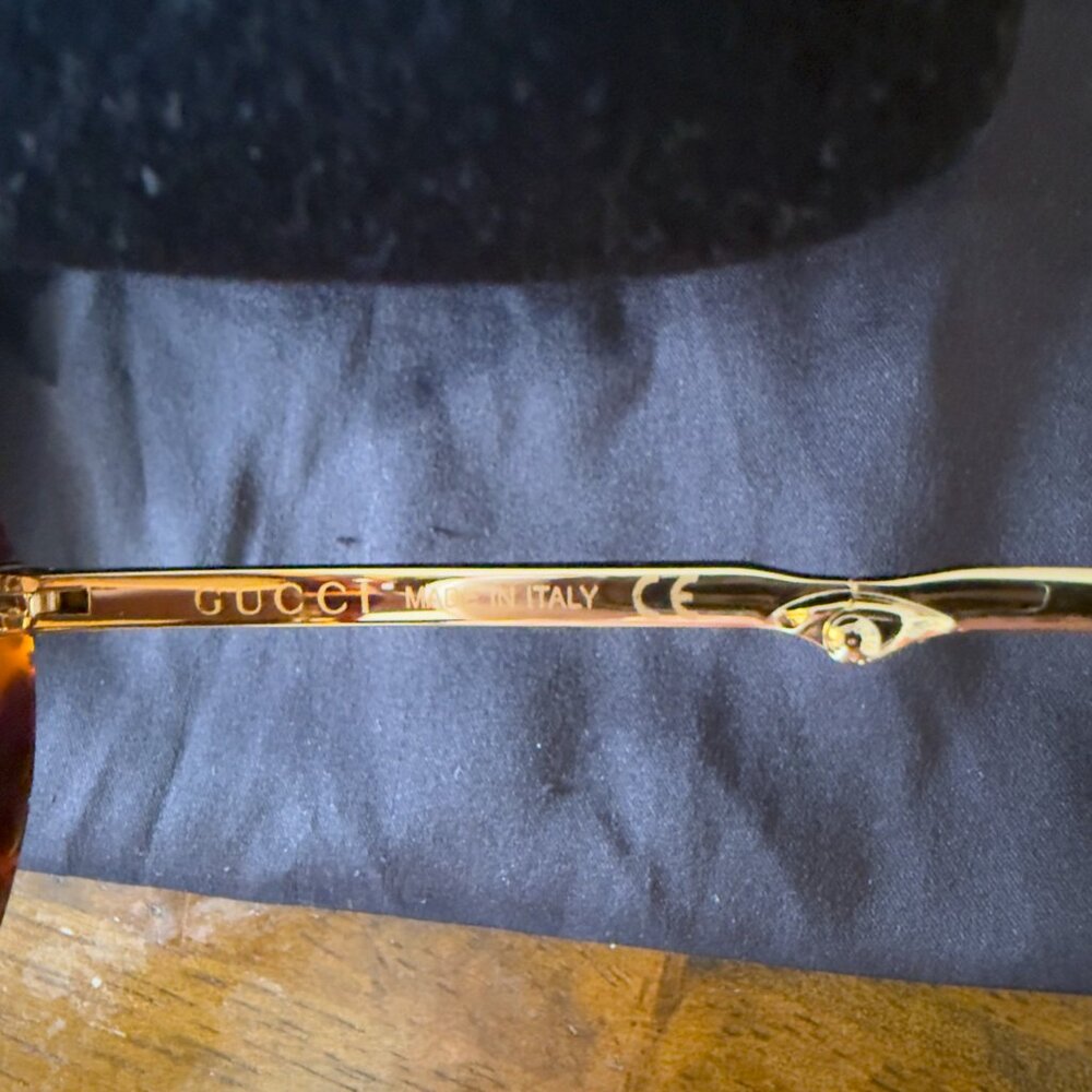 Authentic Gucci Elegant Tortoise Shell Sunglasses… - image 4